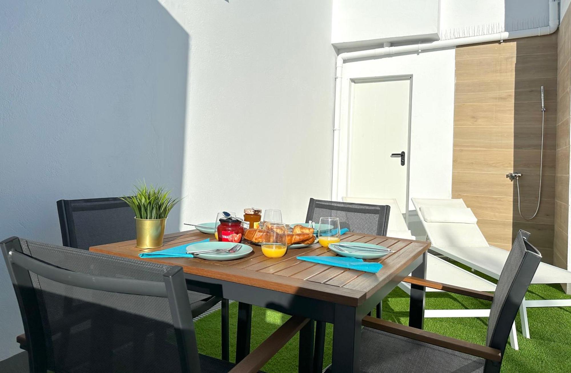 Suites Verano Azul Castillo del Romeral Εξωτερικό φωτογραφία