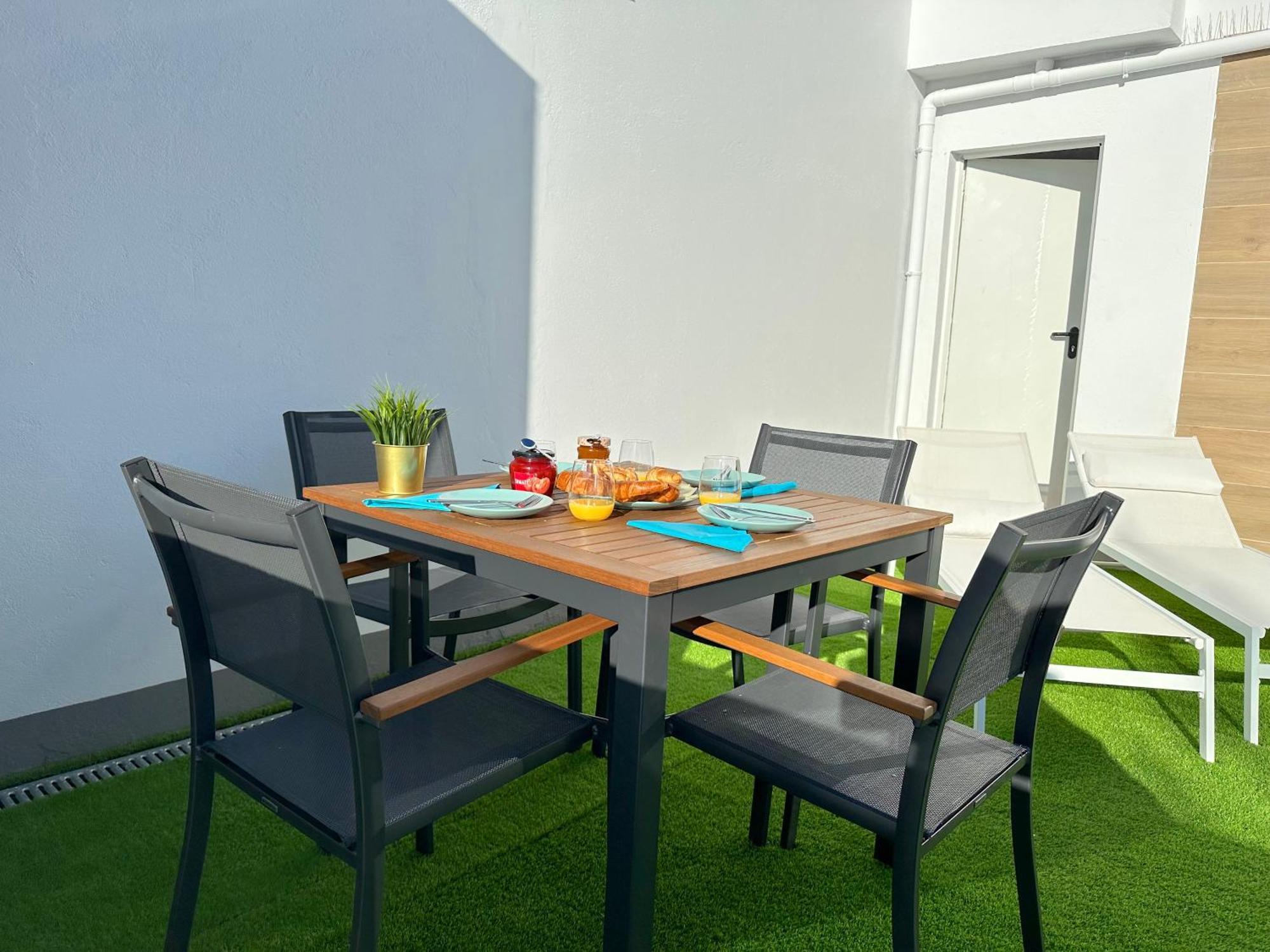 Suites Verano Azul Castillo del Romeral Εξωτερικό φωτογραφία